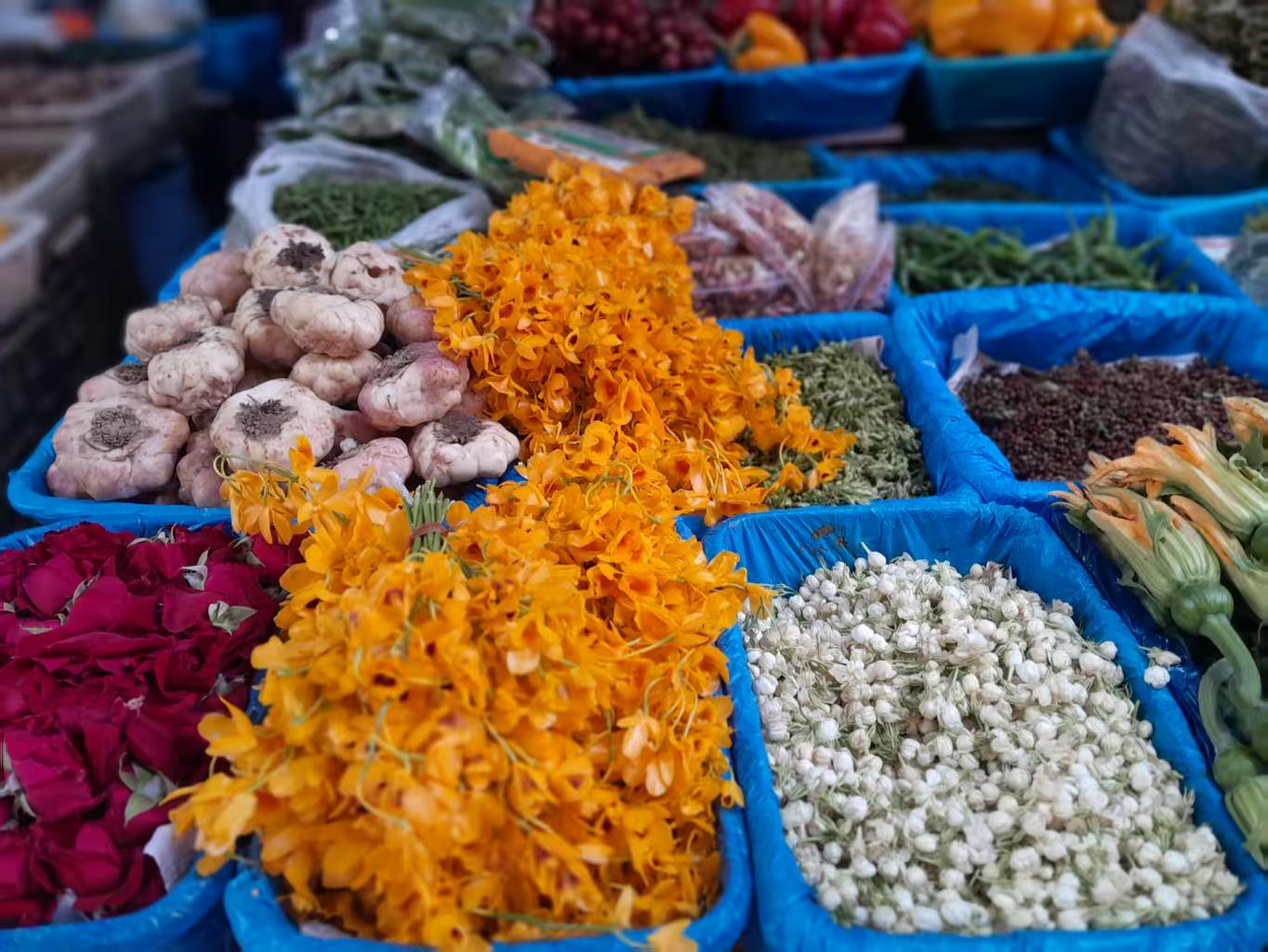 Taste Yunnan: 3-Hour Culinary Journey Through Zhuanxin Market's Diversity in Kunming